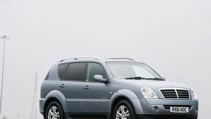 2012 SsangYong Rexton Side Front Pose In Grey